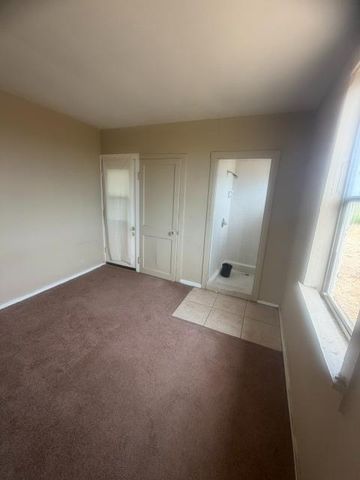 6600 E Lathrop Rd, Manteca, CA 95336