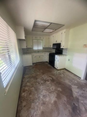 6600 E Lathrop Rd, Manteca, CA 95336