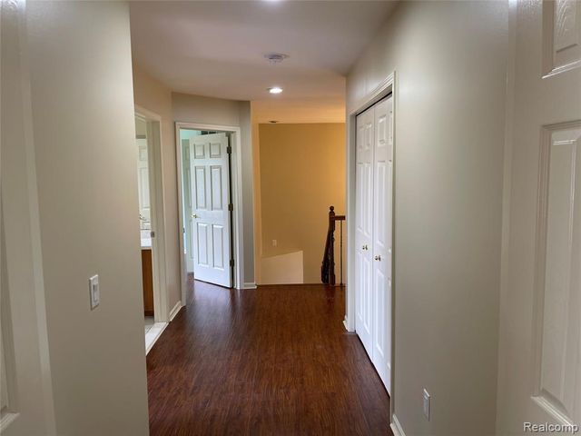 45856 Bristol Circle, Novi, MI 48377
