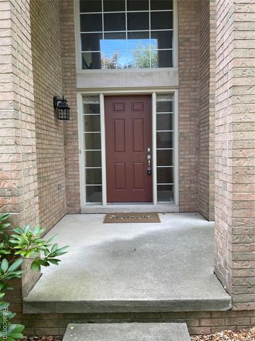 45856 Bristol Circle, Novi, MI 48377