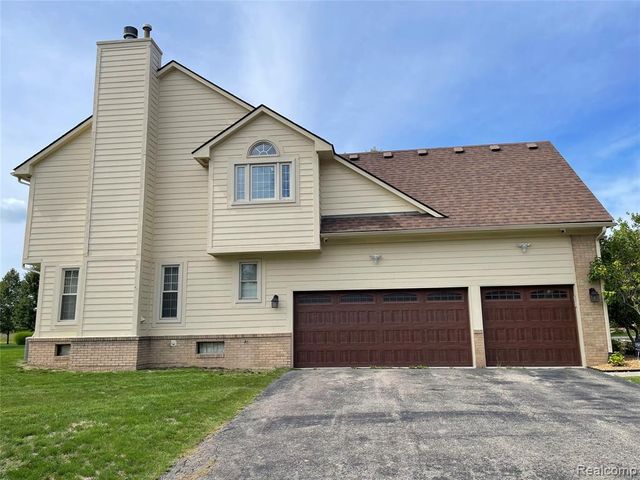 45856 Bristol Circle, Novi, MI 48377