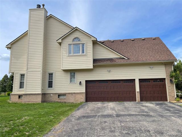 45856 Bristol Circle, Novi, MI 48377