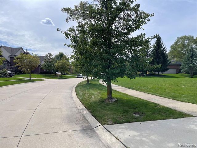 45856 Bristol Circle, Novi, MI 48377