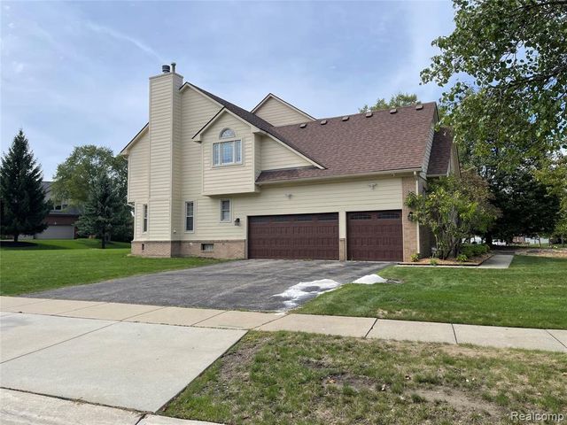 45856 Bristol Circle, Novi, MI 48377