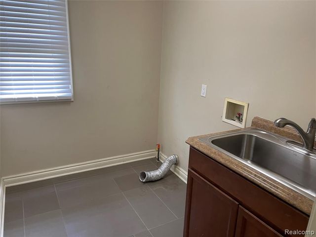 45856 Bristol Circle, Novi, MI 48377
