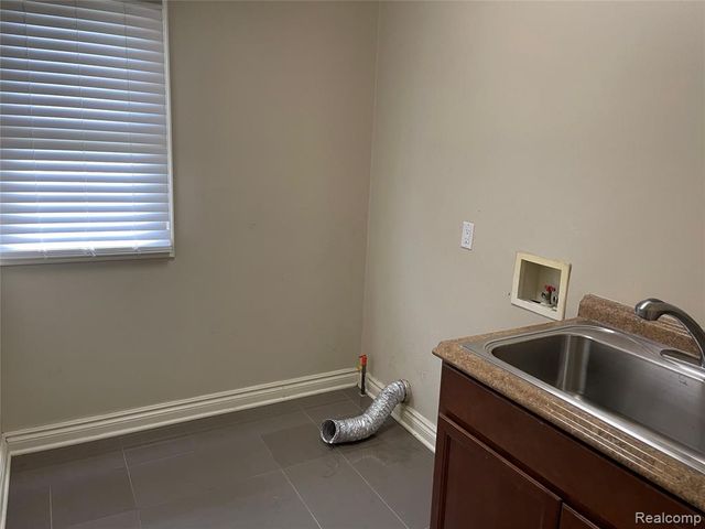 45856 Bristol Circle, Novi, MI 48377