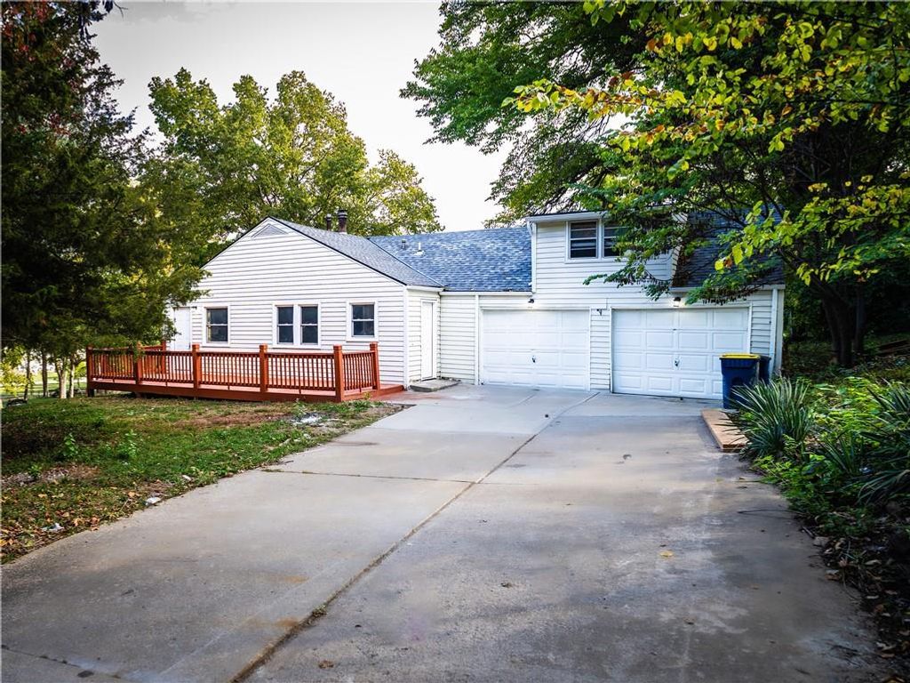 400 N Morse Avenue, Liberty, MO 64068
