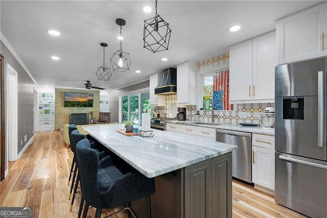 206 Sherwood Drive, Calhoun, GA 30701