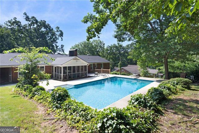 206 Sherwood Drive, Calhoun, GA 30701