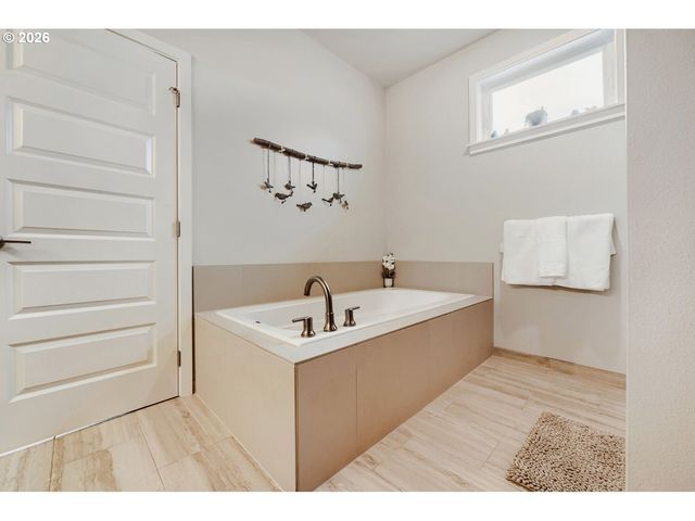 9763 Sw 172ND Ave, Beaverton, OR 97007