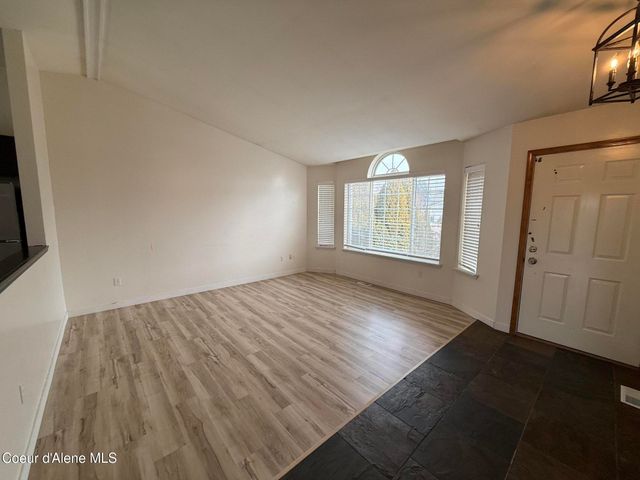 10951 N Krest CT, Hayden, ID 83835