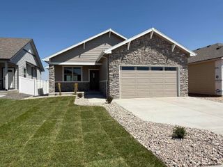 3308 THOMAS RD, Cheyenne, WY 82009