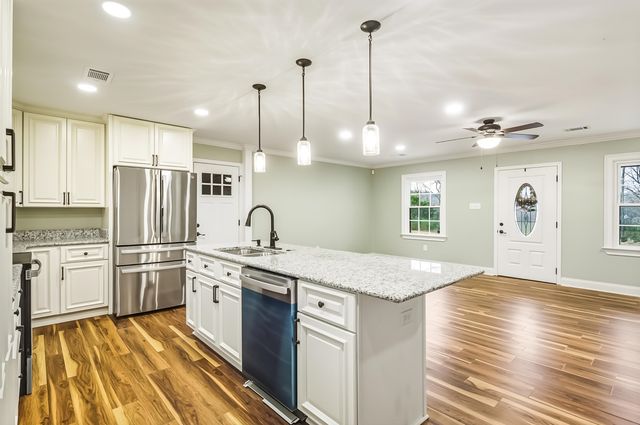 11560 S MAIN ST, Somerville, TN 38068