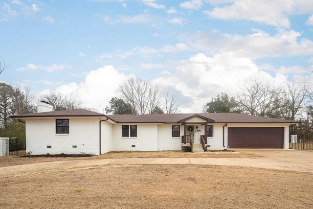 11560 S MAIN ST, Somerville, TN 38068