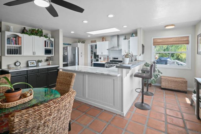 952 W 5th Ave, Escondido, CA 92025