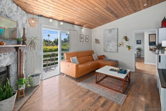 952 W 5th Ave, Escondido, CA 92025
