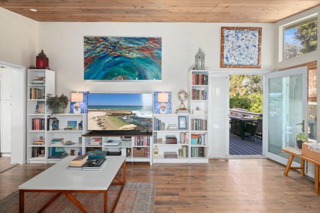 952 W 5th Ave, Escondido, CA 92025