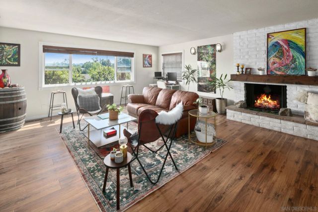 952 W 5th Ave, Escondido, CA 92025