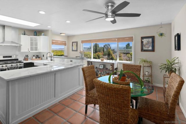952 W 5th Ave, Escondido, CA 92025