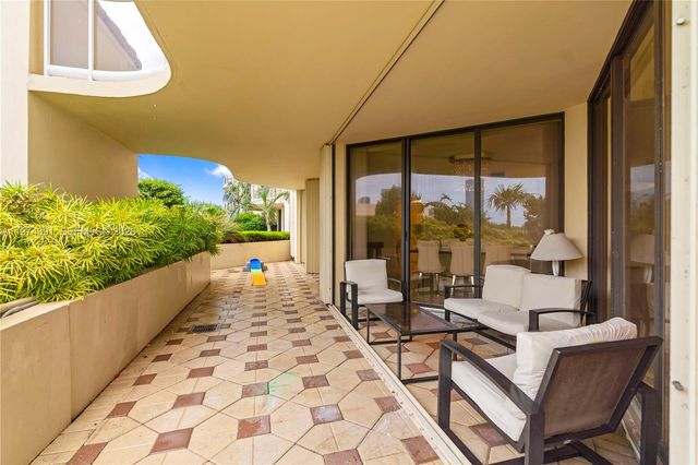 20191 E Country Club Drive 407, Aventura, FL 33180
