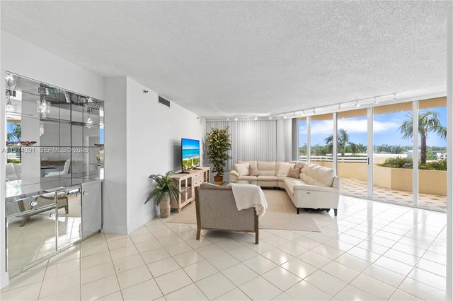 20191 E Country Club Drive 407, Aventura, FL 33180