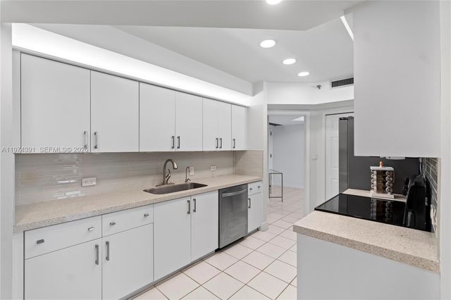 20191 E Country Club Drive 407, Aventura, FL 33180