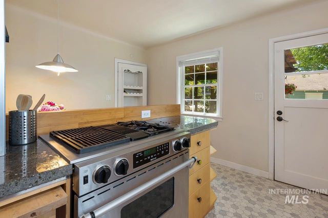 915 E Krall St, Boise, ID 83712