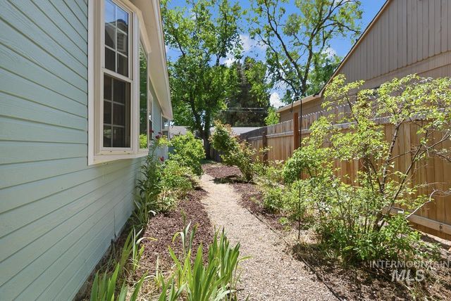 915 E Krall St, Boise, ID 83712