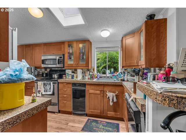 16000 Se POWELL Blvd 6, Portland, OR 97236