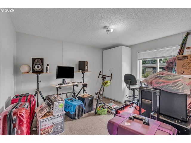 16000 Se POWELL Blvd 6, Portland, OR 97236