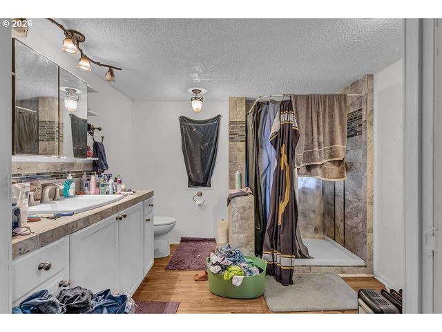 16000 Se POWELL Blvd 6, Portland, OR 97236