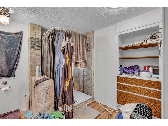 16000 Se POWELL Blvd 6, Portland, OR 97236