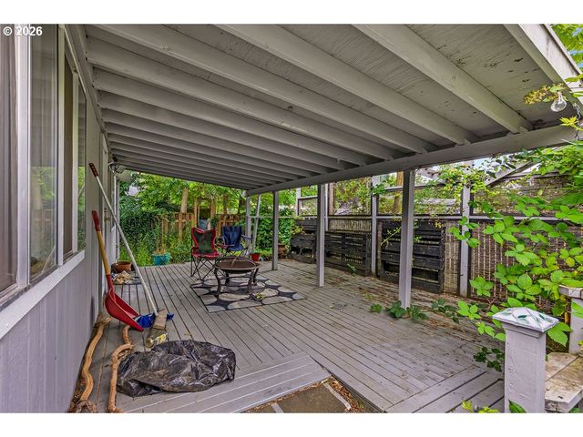 16000 Se POWELL Blvd 6, Portland, OR 97236