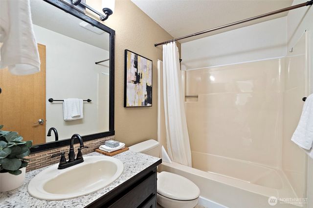 5306 169th Place SW, Lynnwood, WA 98037