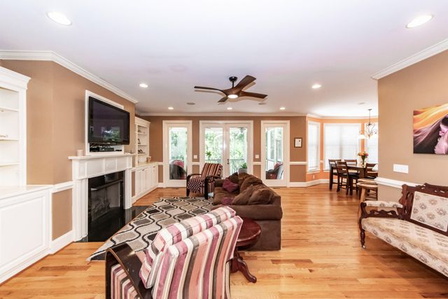 8581 Refuge Pointe Circle, North Charleston, SC 29420