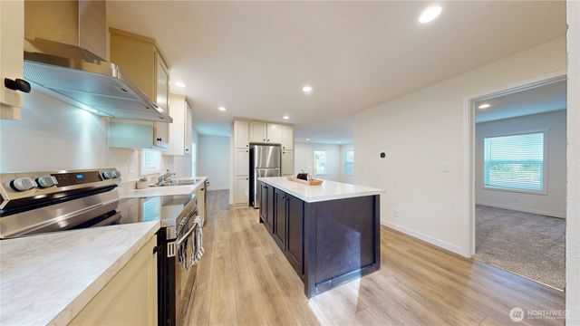 361 Eridani Loop SE, Ocean Shores, WA 98569