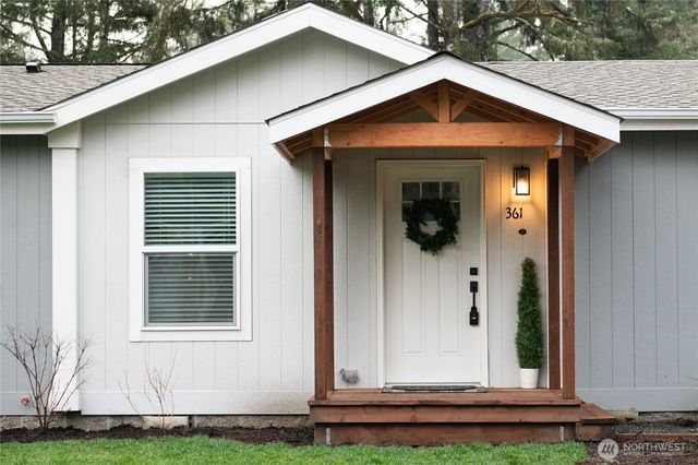 361 Eridani Loop SE, Ocean Shores, WA 98569