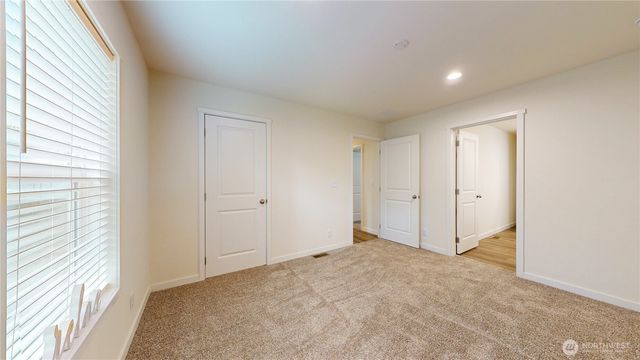 361 Eridani Loop SE, Ocean Shores, WA 98569