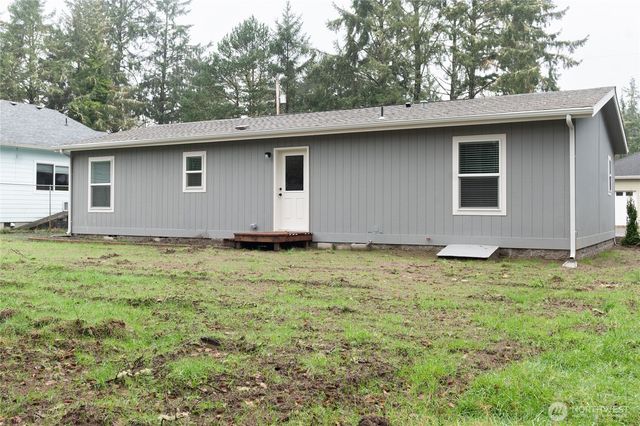 361 Eridani Loop SE, Ocean Shores, WA 98569