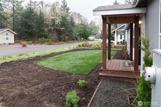 361 Eridani Loop SE, Ocean Shores, WA 98569