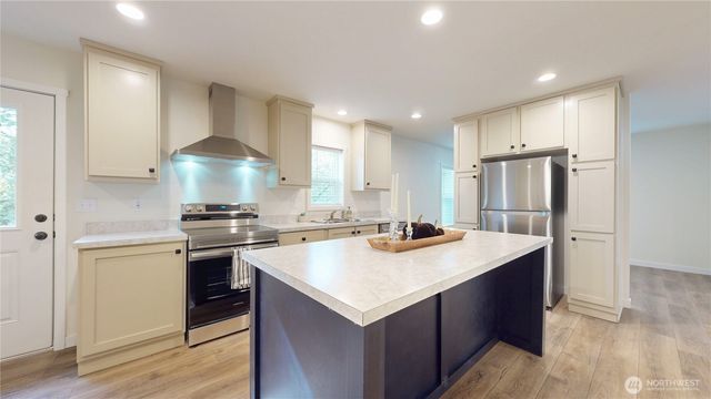 361 Eridani Loop SE, Ocean Shores, WA 98569