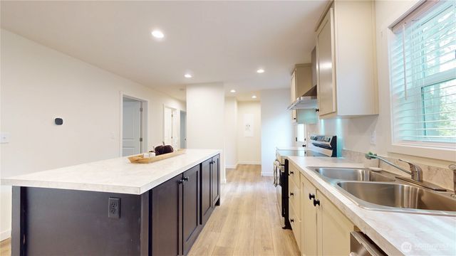 361 Eridani Loop SE, Ocean Shores, WA 98569