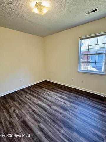 1303 Angels End A, Greenville, NC 27858