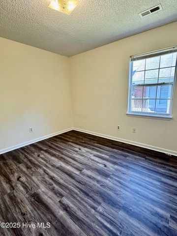 1303 Angels End A, Greenville, NC 27858