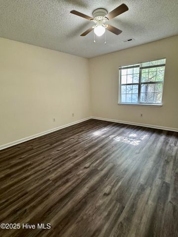 1303 Angels End A, Greenville, NC 27858