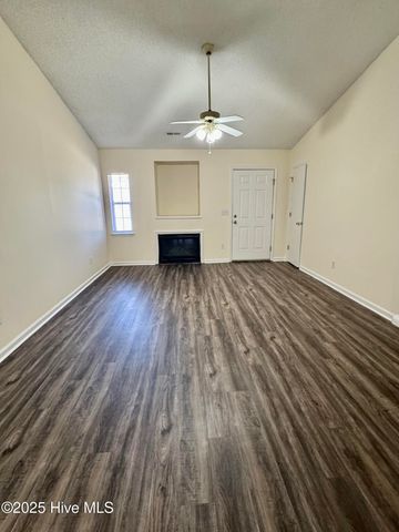 1303 Angels End A, Greenville, NC 27858