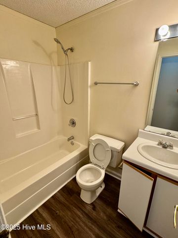 1303 Angels End A, Greenville, NC 27858