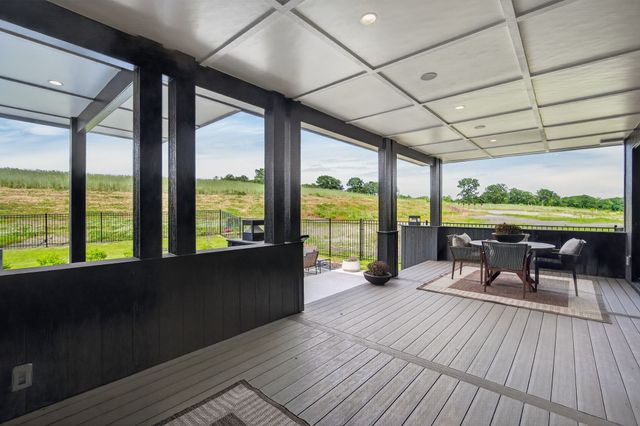 11925 NW Meadow Springs Drive, Johnston, IA 50131