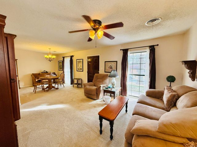 8813 Holiday, Sherwood, AR 72120