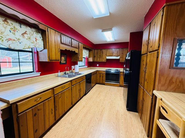 8813 Holiday, Sherwood, AR 72120